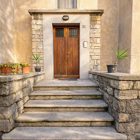 Apartment That's - *